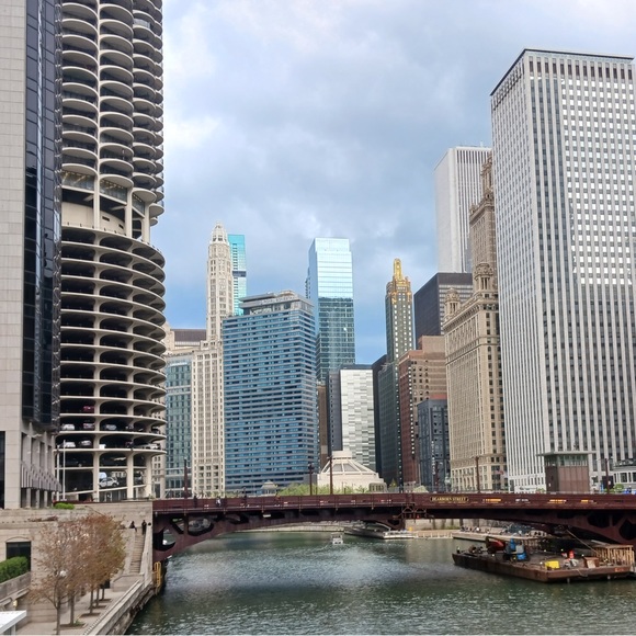 Meet your Posher, Isabelle - Picture 1 of 1